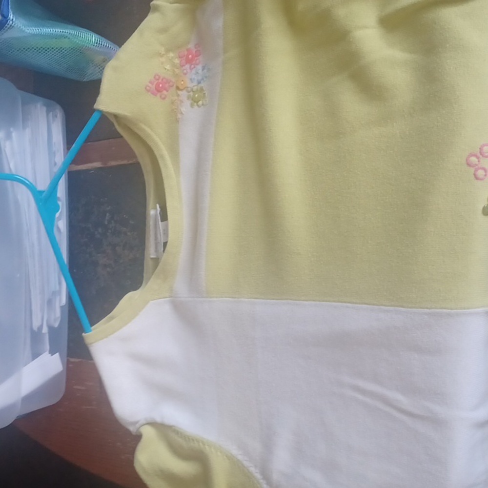 Women's sweater